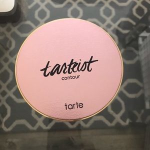 Tatted contour pallet